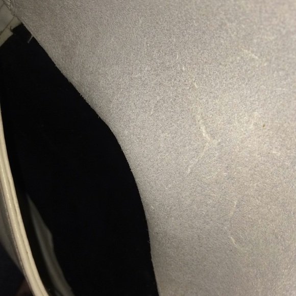 Vintage Coach White Leather Crossbody Adj. Purse - Picture 6 of 15